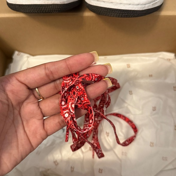 Women’s Air Jordan 1 Mid SE - Picture 4 of 10